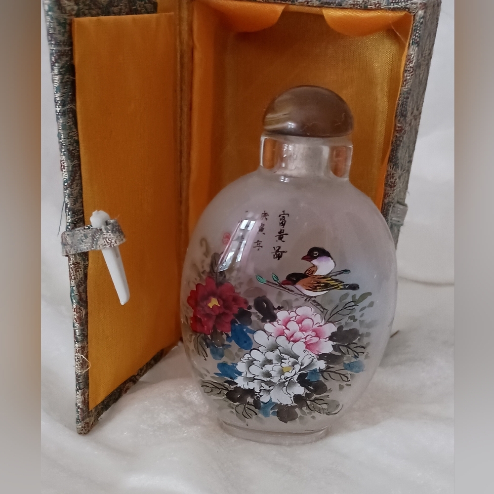 Floral Reverse Painted Chinese Glass Snuff Bottle